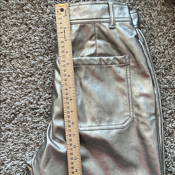 NWT Lesley Evers Cheryl Silver Faux Leather Pants in Size S - Picture 7 of 11